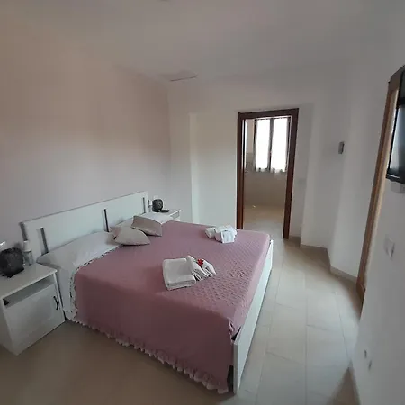 Il Vecchio Olivo Castagneto Carducci